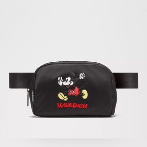 LAST ONE🎈NWT-DisneyXLululemon Everywhere Belt Bag Long Strap 1L Mickey in Motion